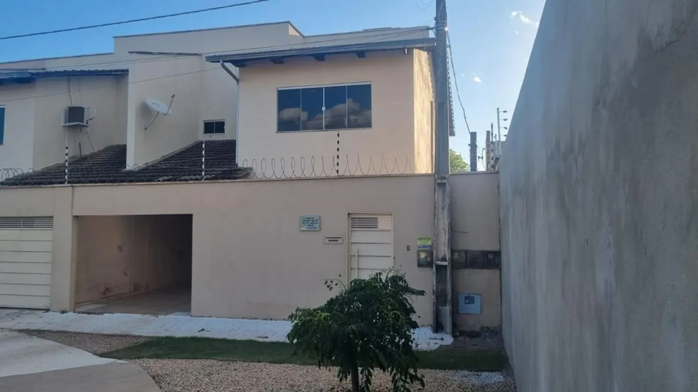 Sobrado 3 Quartos (1 Suíte) 409 Sul | Oportunidade Imperdível!Encante-se com est...