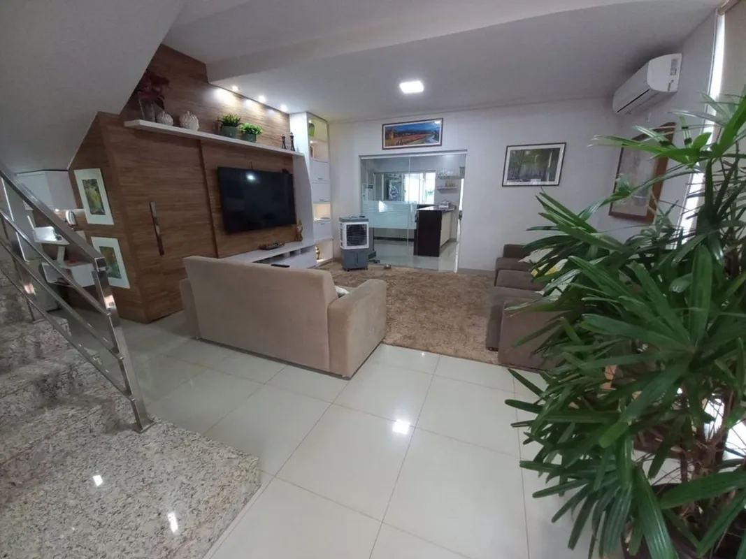 Apresentamos uma incrível oportunidade de morar em um imóvel completo, localizad...