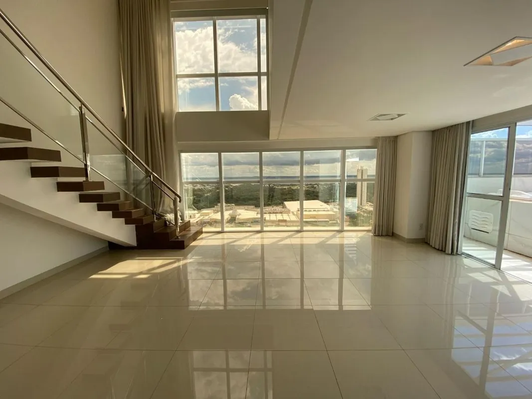 Cobertura Duplex Exclusiva com Vista para o Lago no Edifício Capim Dourado.Local...