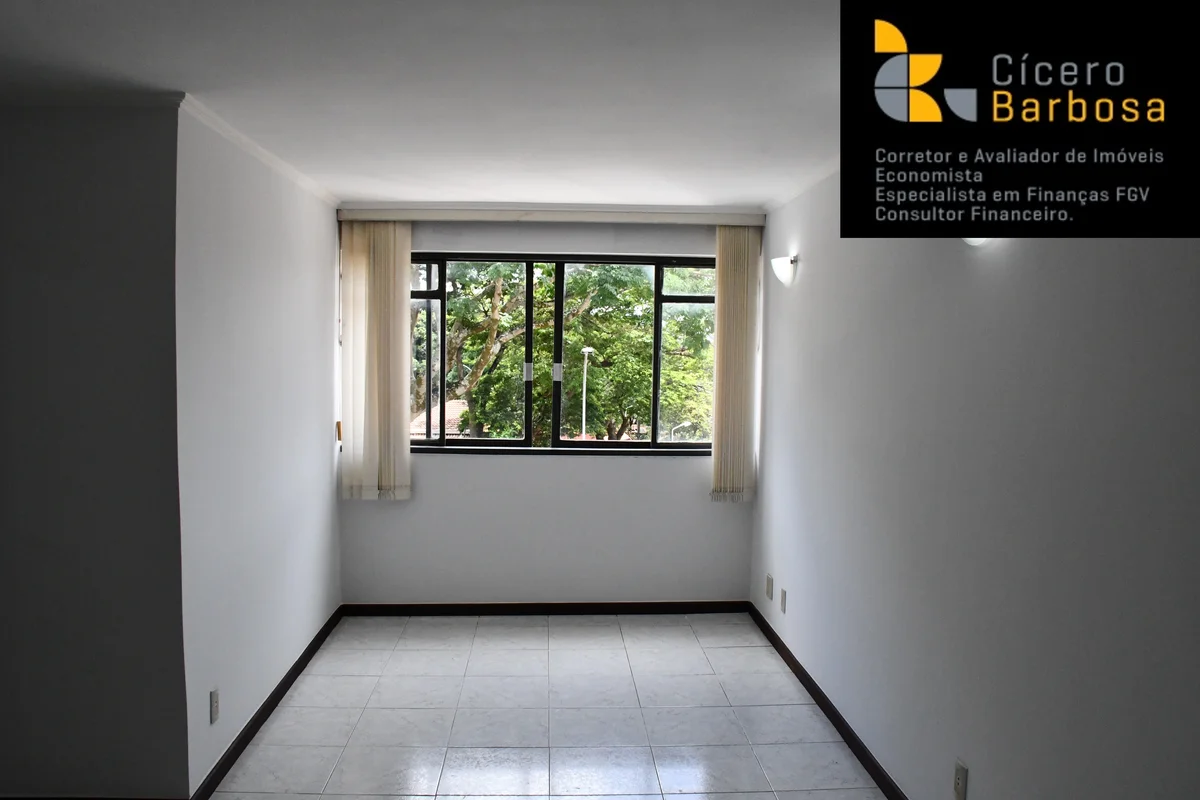 SCRN 706 Norte VENDO bom apartamento residencial com ELEVADOR REFORMADO E DESOCU...
