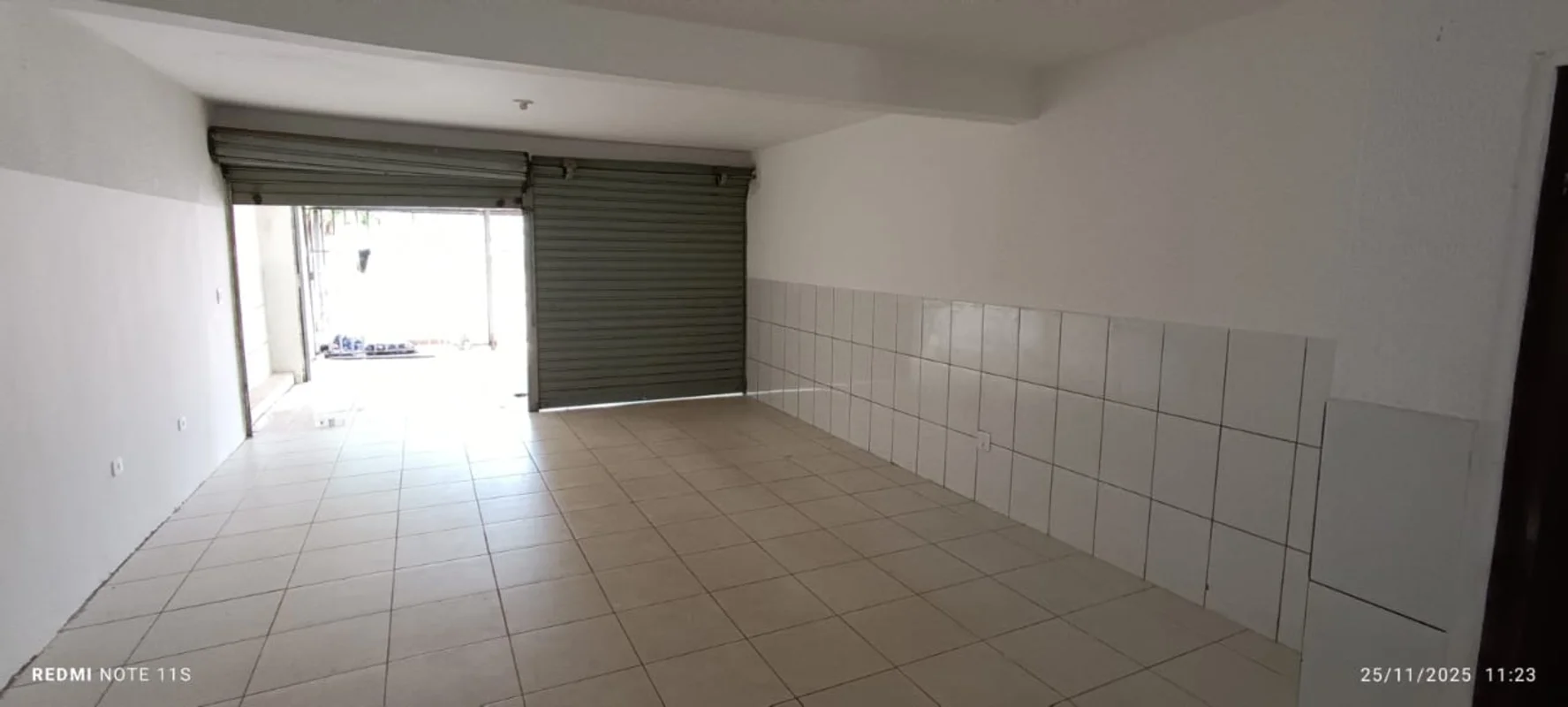 ** CURITIBA IMOBILIARIA ALUGA**QS 104 CONJUNTO 07 LOTE 03 LOJA - SAMAMBAIA SULLO...