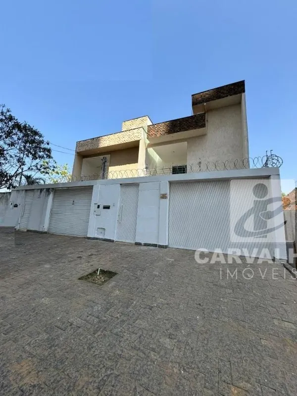 Sobrado residencial ou comercial em Jardim Atlântico com aáea construída 239 m² ...