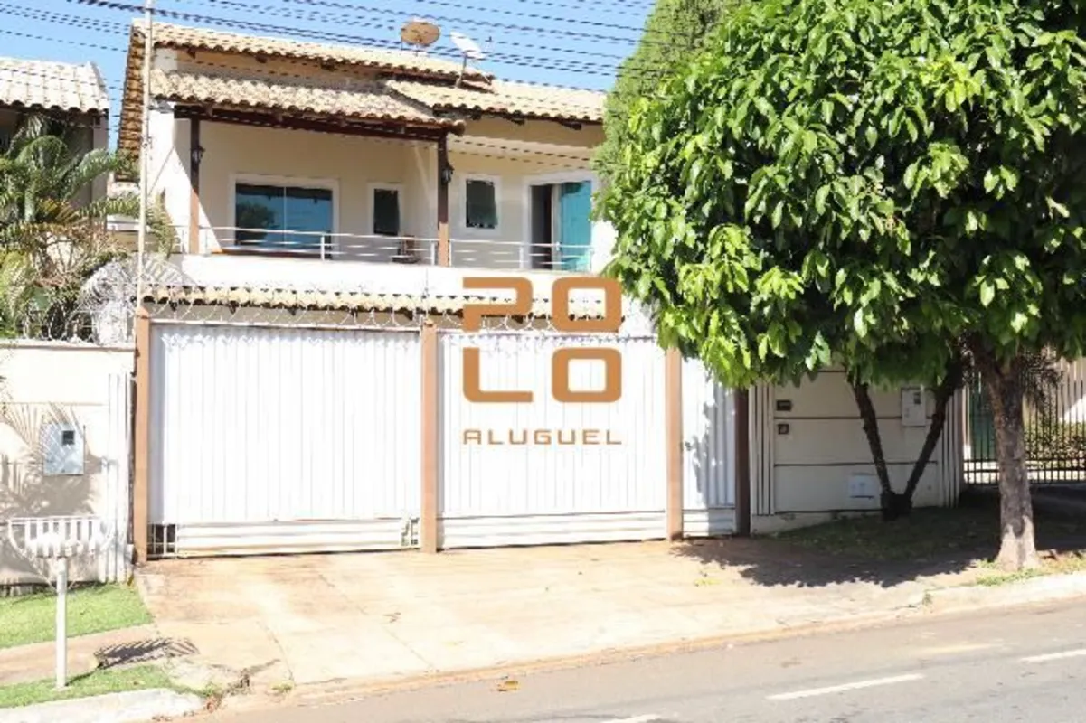 Sobrado para alugar no Setor Parque Anhanguera, com 255 m² de área construída, r...