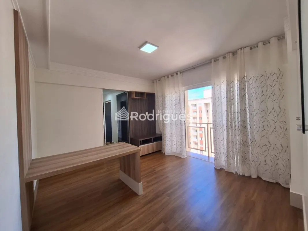 Rodrigues Imobiliária VENDE apartamento na QNM 33 no Res. Boulevard dos Ipês.Cor...