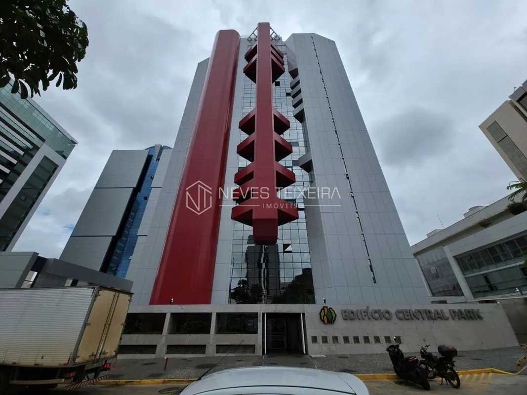 NEVES TEIXEIRA IMÓVEIS ALUGA:Sala comercial moderna, nascente e com vista livre,...