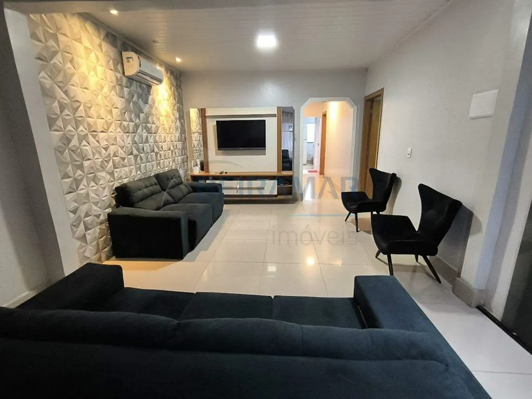 Casa com 3 Quartos (Porcelanato e Armários) + Galpão profissional integrado - Op...