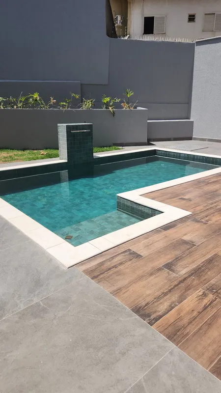  CASA ALTO PADRAO 04 suítes SENDO UMA Master de 30m' e sacada dupla Luxuosissimo...