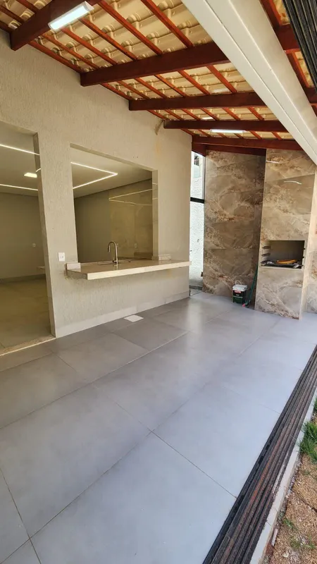 CASA0 4 suites Garagem para 04 carros Varenda gourmet com churrasqueira predial ...