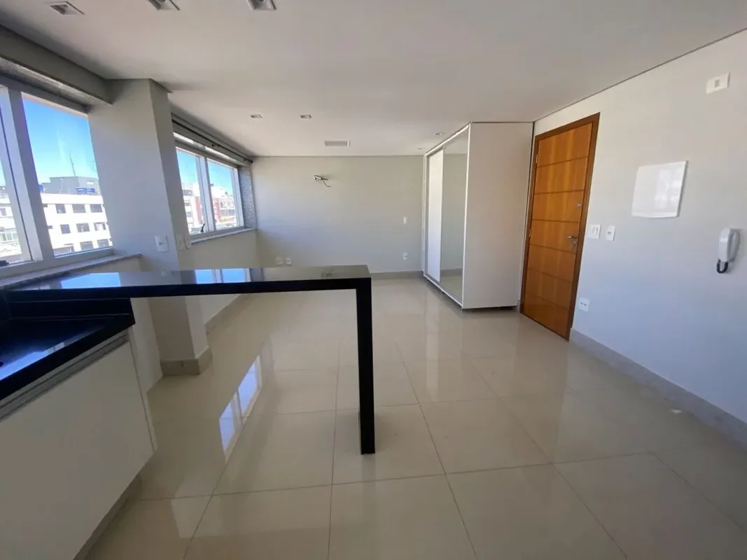 O imóvel conta com armários planejados, fogão cooktop, coifa, instalação para má...