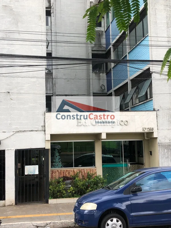 02 Quartos, sala, cozinha, banheiro social, área de serviço, armários rústicos, ...