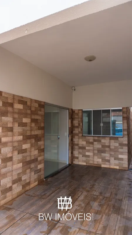 ?? Casa completa, moderna e em localização privilegiada!Apresentamos essa excele...