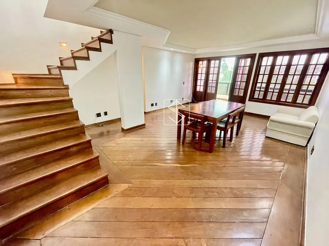 Salerno Imob apresenta :Duplex com 202m², vista livre e a 500m do Parque Olhos d...