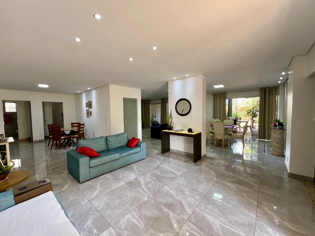 Casa Térrea em Lote Amplo – Rua 08, Vicente Pires/DFSe você procura conforto, es...