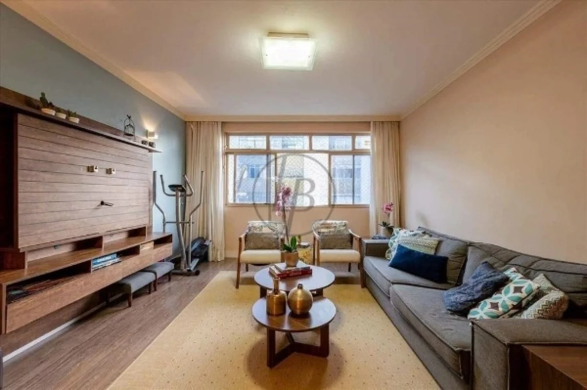 Apartamento à Venda na SQN 115 - MEIO DE QUADRA!Apartamento em andar alto, de ca...
