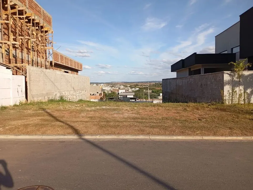 Excelente lote com 368m2 no melhor condomínio da região o Jardins Nápoles, lote ...