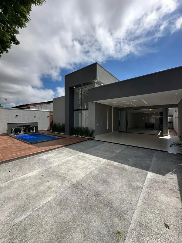 Detalhes do Imóvel- Área Total: 420m²- Área Construída: 290m²- Garagem coberta: ...