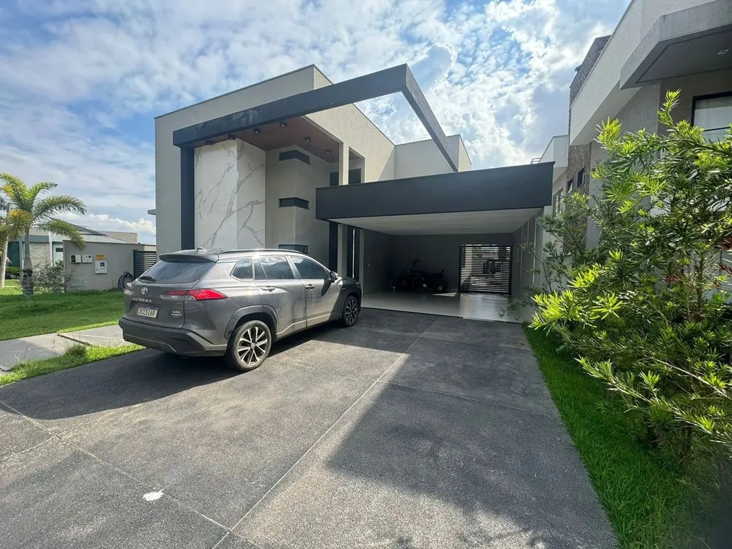 Área do terreno : 451m2Área Construída: 206m2 3 Suítes Banheira de Hidro Closet ...