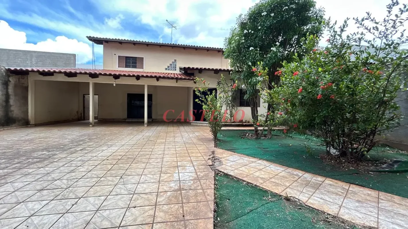 Terreno 560 metros | Área construída 386 metrosVenda ou AluguelPiso Superior3 su...