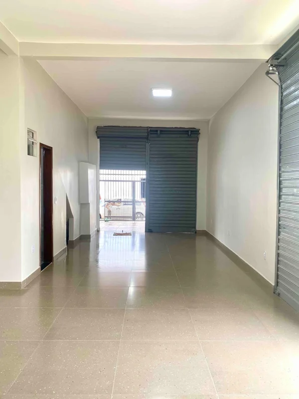 Loja de 55m² localizada na EQNN 4/6, no bairro Ceilândia Sul, DF, com excelente ...