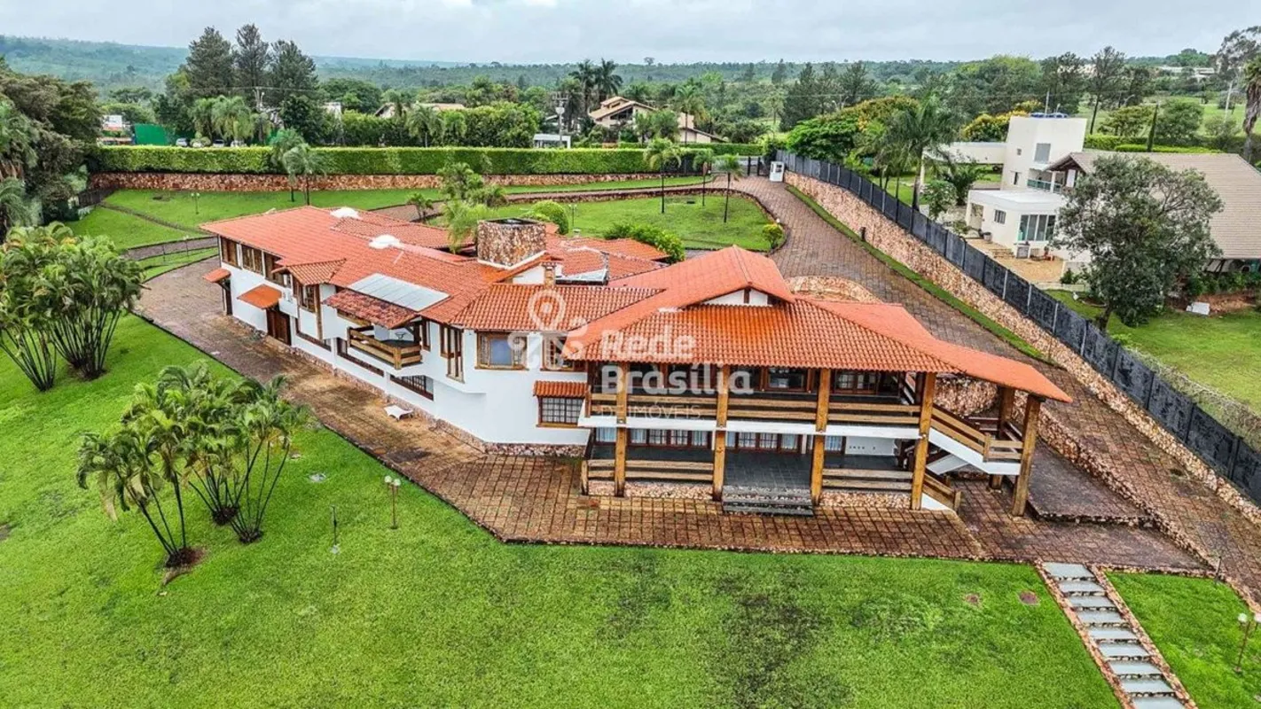 Casa à Venda no SMDB ? Conjunto 11 | Lago SulLocalização privilegiada, próxima a...