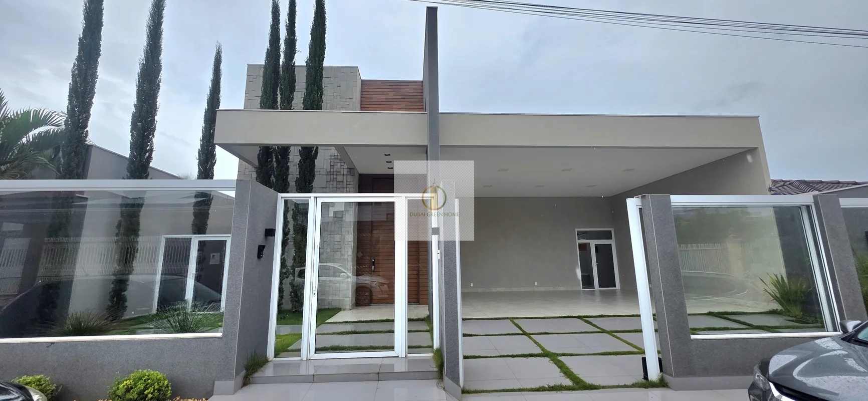 CONDOMÍNIO RK - CASA COM ELEVADORCasa de 4 suítes sendo 3 suítes com closet, arm...