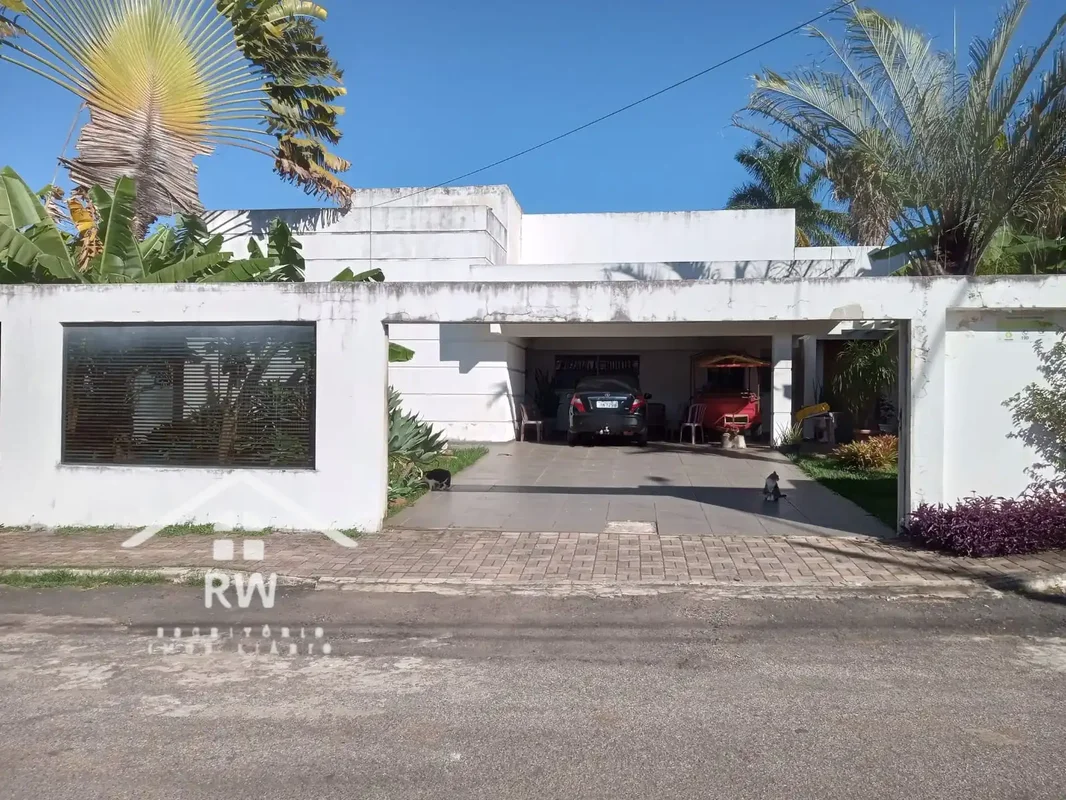 Descubra uma oportunidade única no Lago Norte, Brasília: 2 salas amplas, 4 dormi...