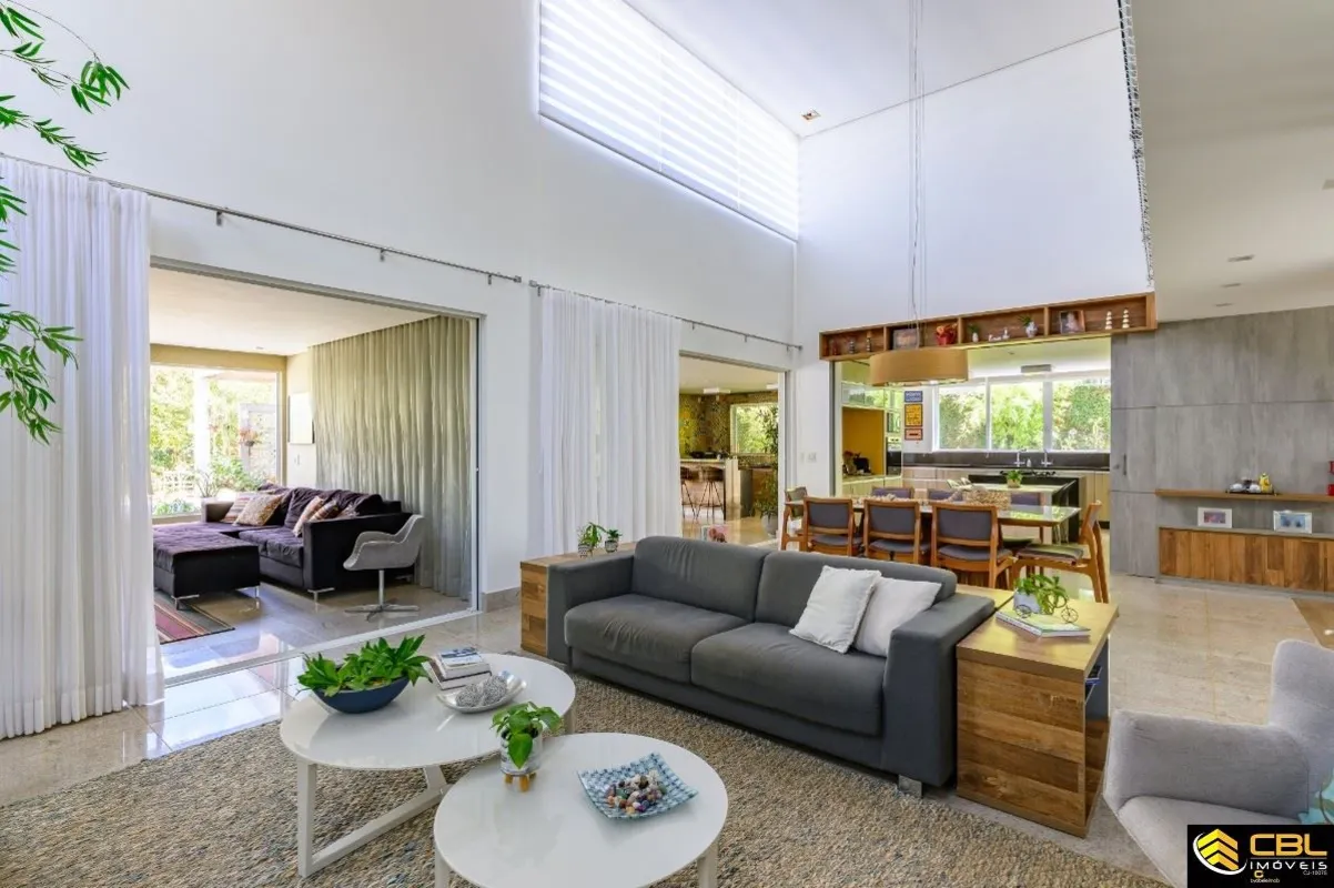 CBL IMÓVEIS VENDE: Com uma área de 465,00 m2, essa casa é ideal para famílias qu...