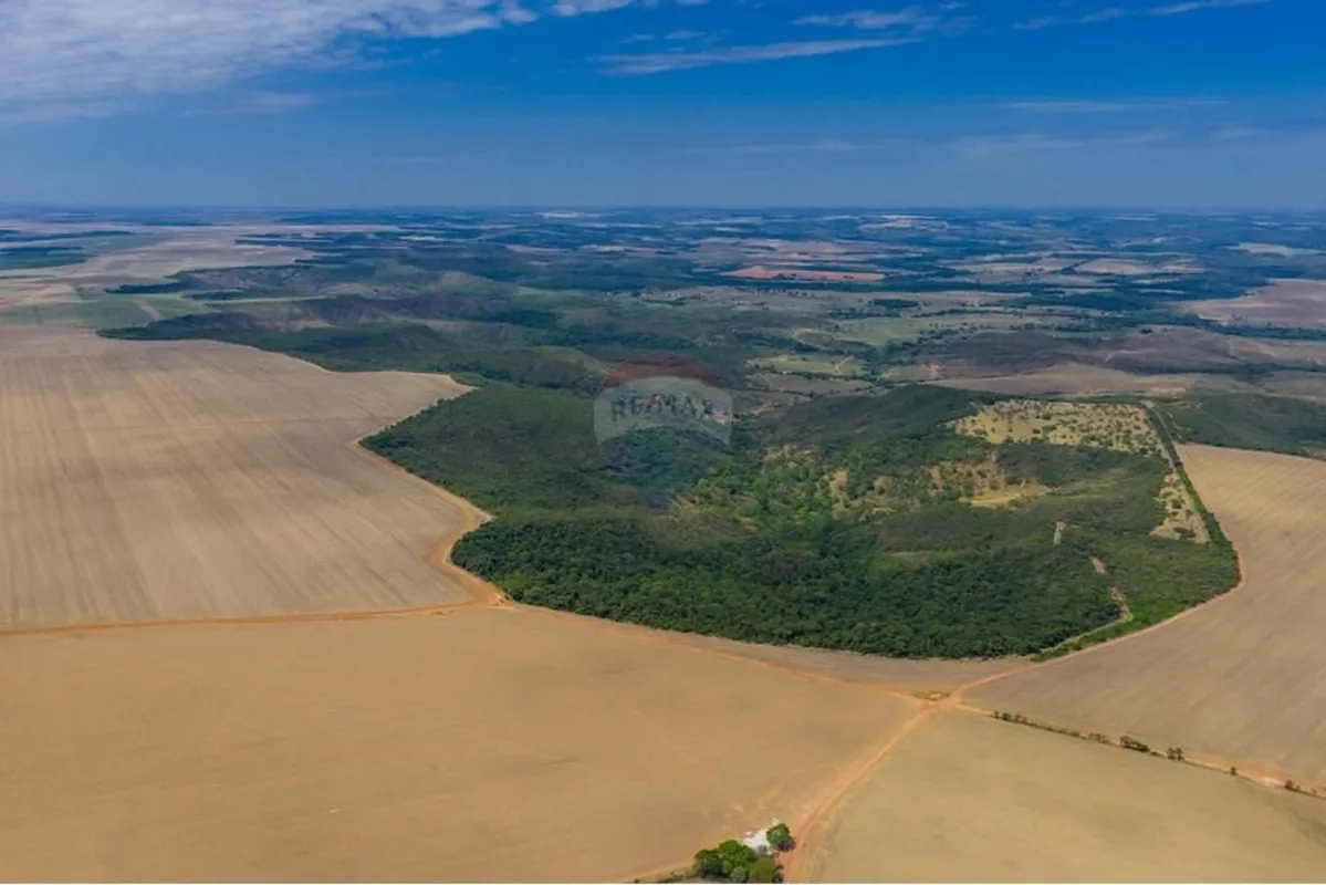 2.758 ha | Estrutura completa | Logística privilegiadaPropriedade rural de grand...
