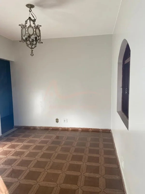 Casa com sala ampla, 3 quartos, 2 banheiros, cozinha, na laje, garagem para 3 ca...