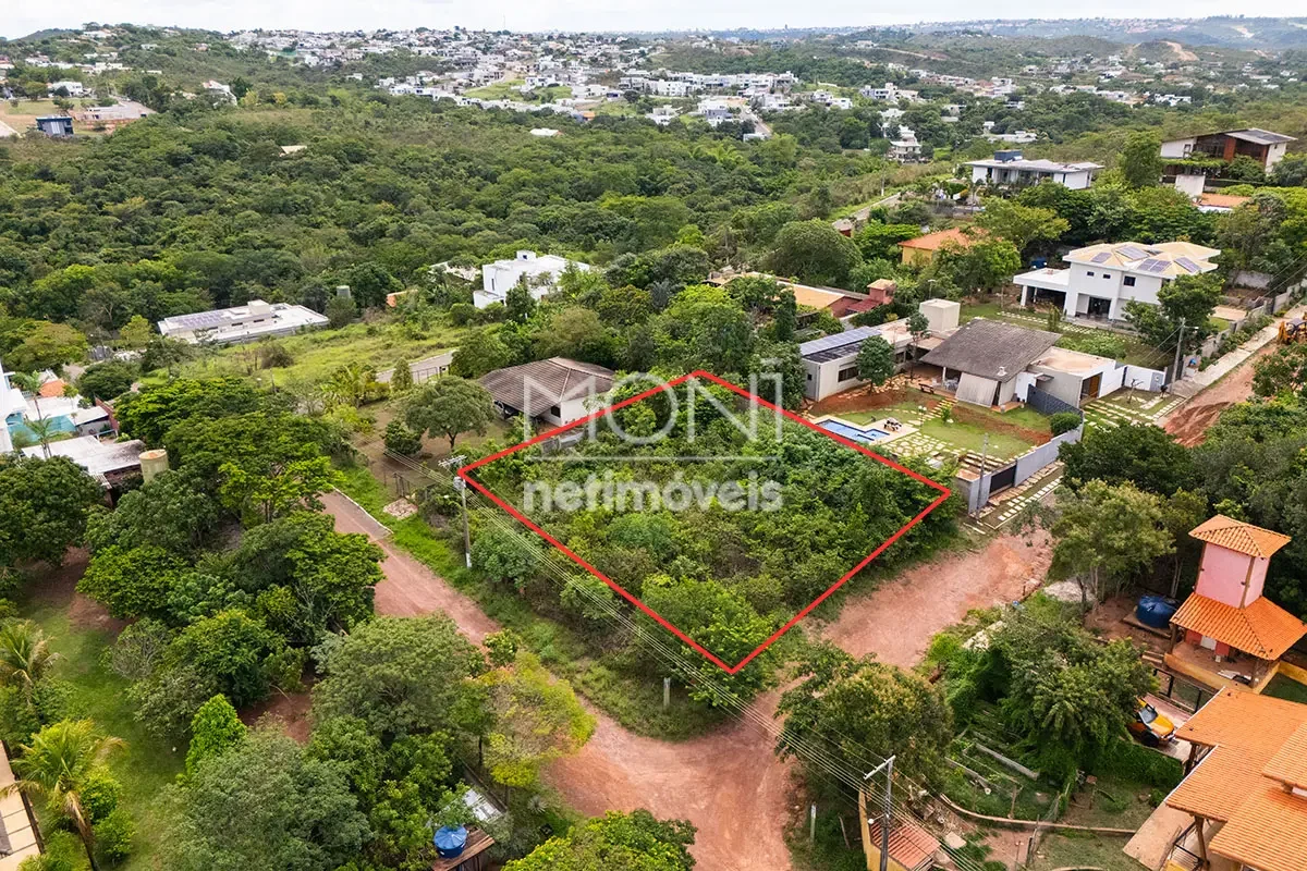 Lote no Jardim Botânico — Bem localizado e pronto para construir. Localização:Si...