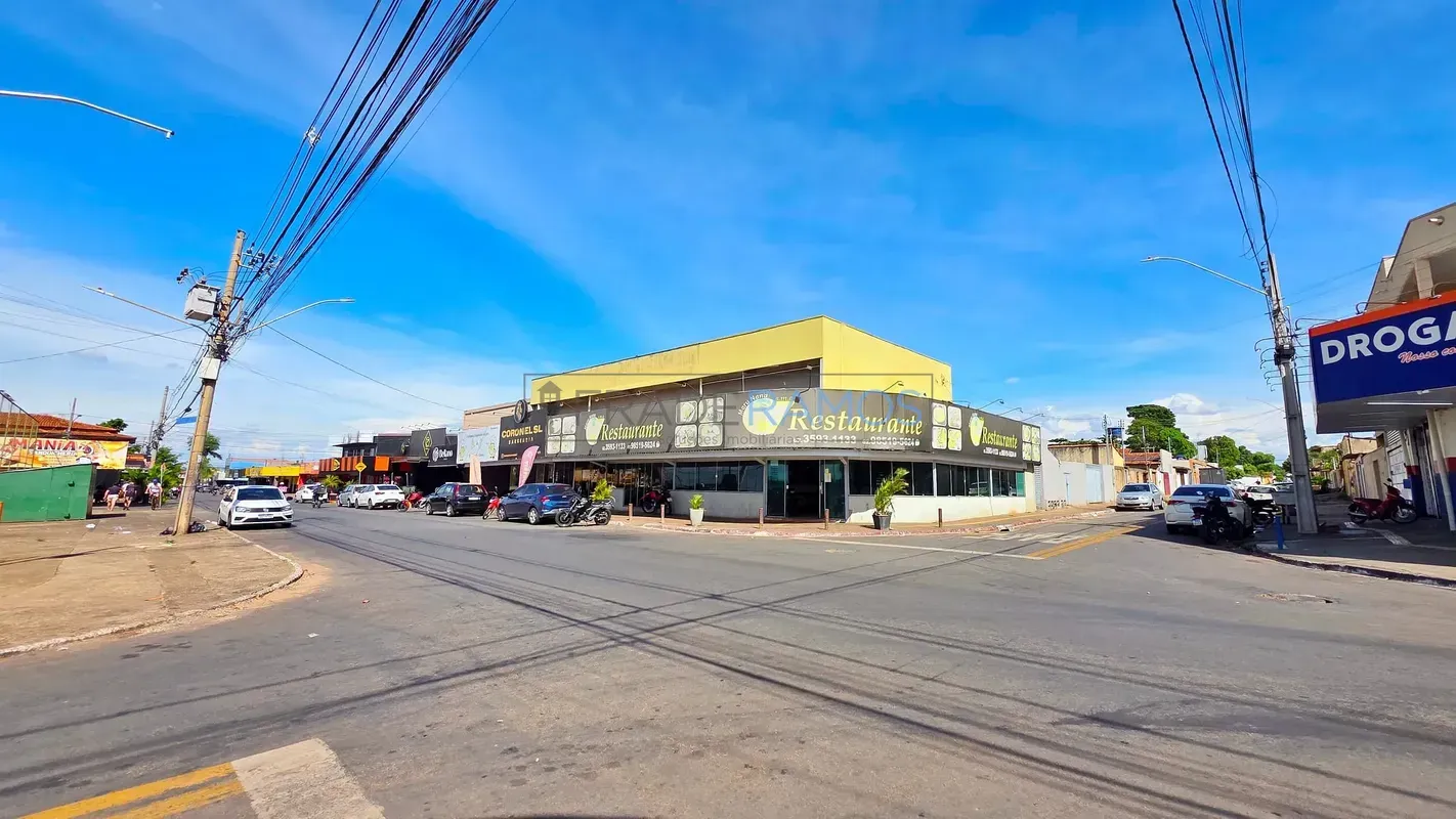 Sala Comercial Ampla para Alugar com 285m² - piso superior Setor Cândida de Mora...