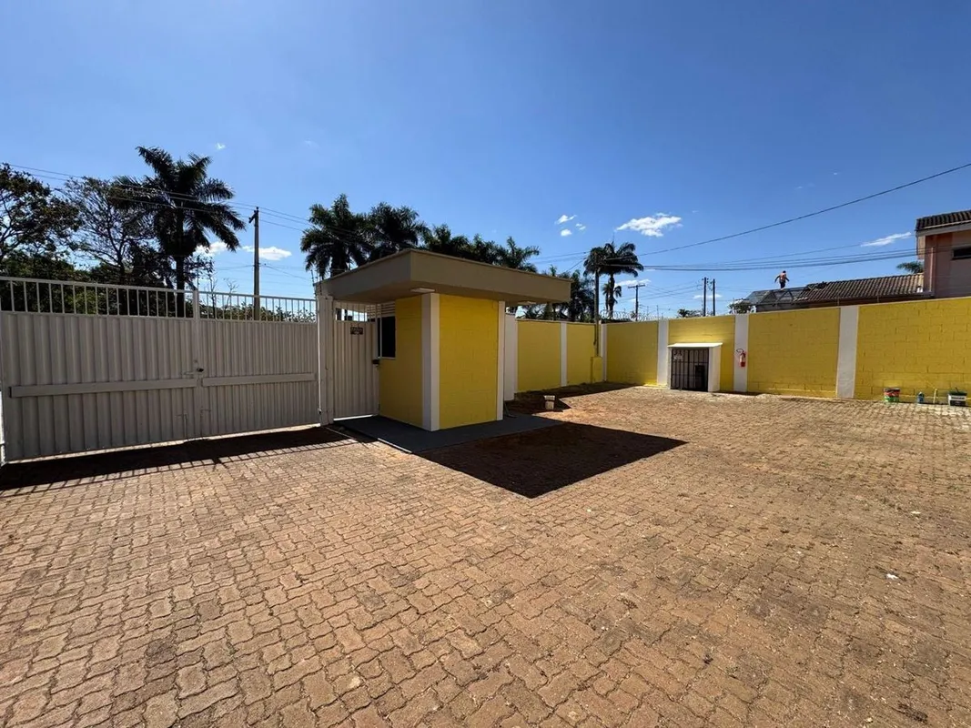 Galpão comercial com uma localização estratégica no Setor Santa Genoveva, espaço...