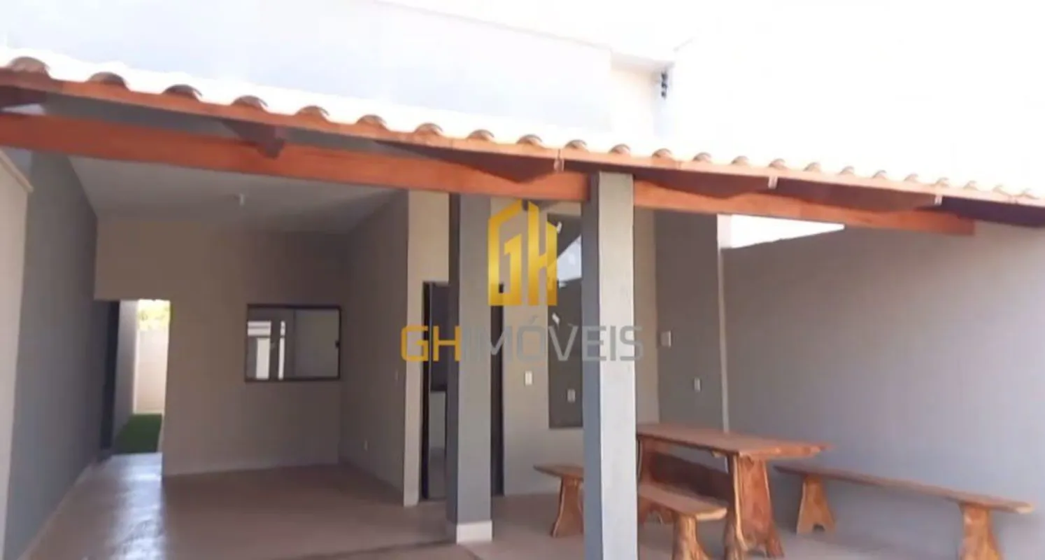 GH1950Casa 2 quartos, Residencial Marília/Senador CanedoA casa possui:- Sala;- 3...
