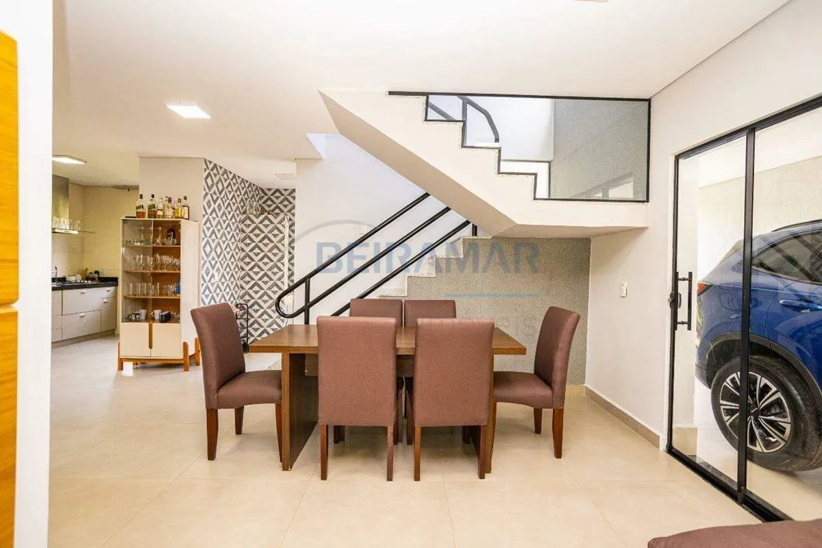 Casa de Alto Padrão com 3 Quartos, 2 Suítes e Lazer Resort no Condomínio Santa M...