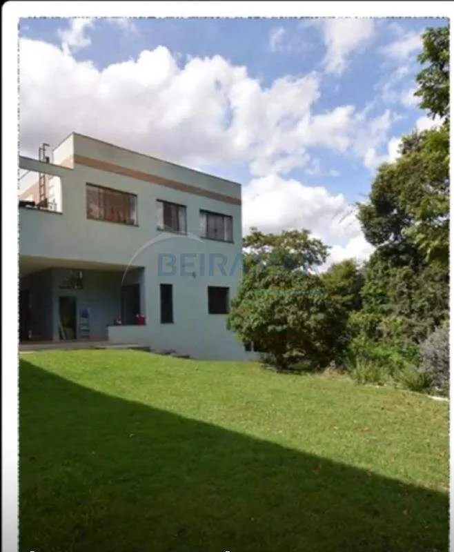 Casa de Alto Padrão com 3 Quartos, 2 Suítes e Lazer Resort no Condomínio Santa M...