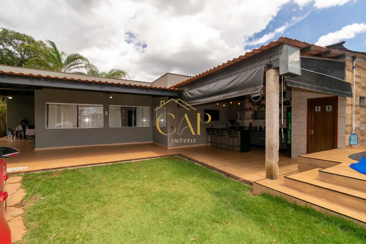 Bem vindos aos paraíso!Vende-se excelente casa na Granja do Torto, situada no Nú...