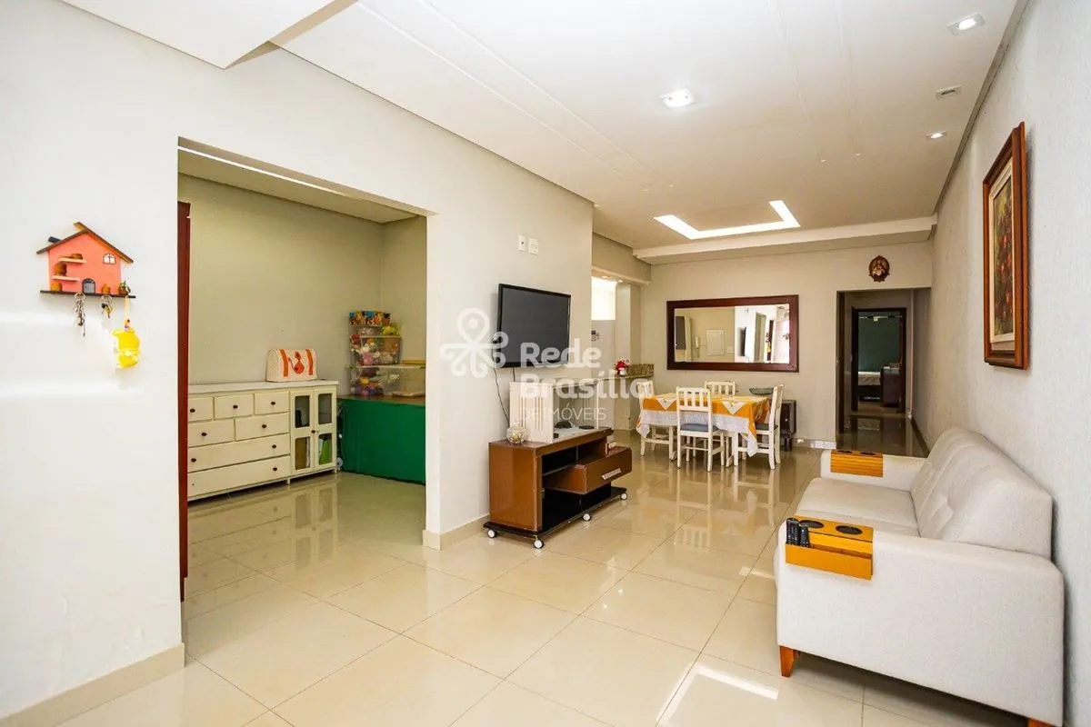 2ª Avenida | Casa Térrea - 3 Quartos sendo 1 Suíte - Reformada - Núcleo Bandeira...