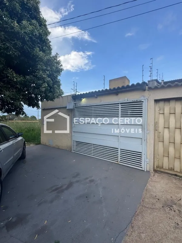 Casa à venda no Residencial Canadá, com 180 m² de área total, composta por 03 qu...