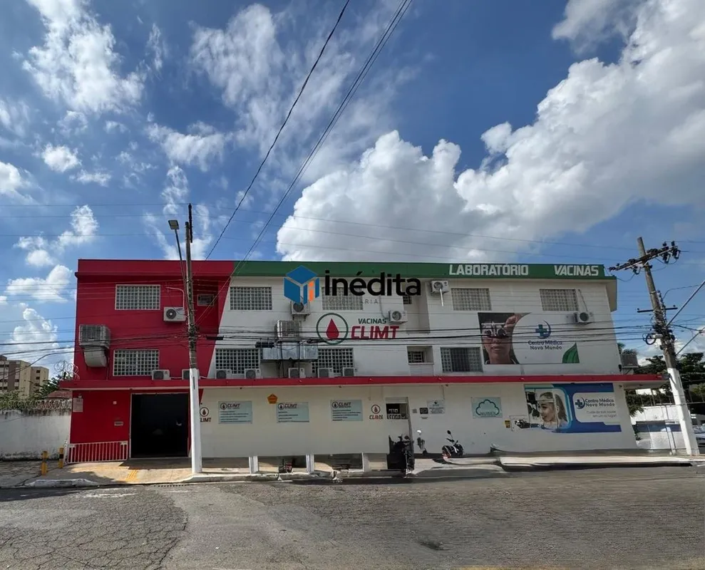 LOCALIZAÇÃO:Localizada na Avenida República do Líbano, esquina com a Rua 25A, no...