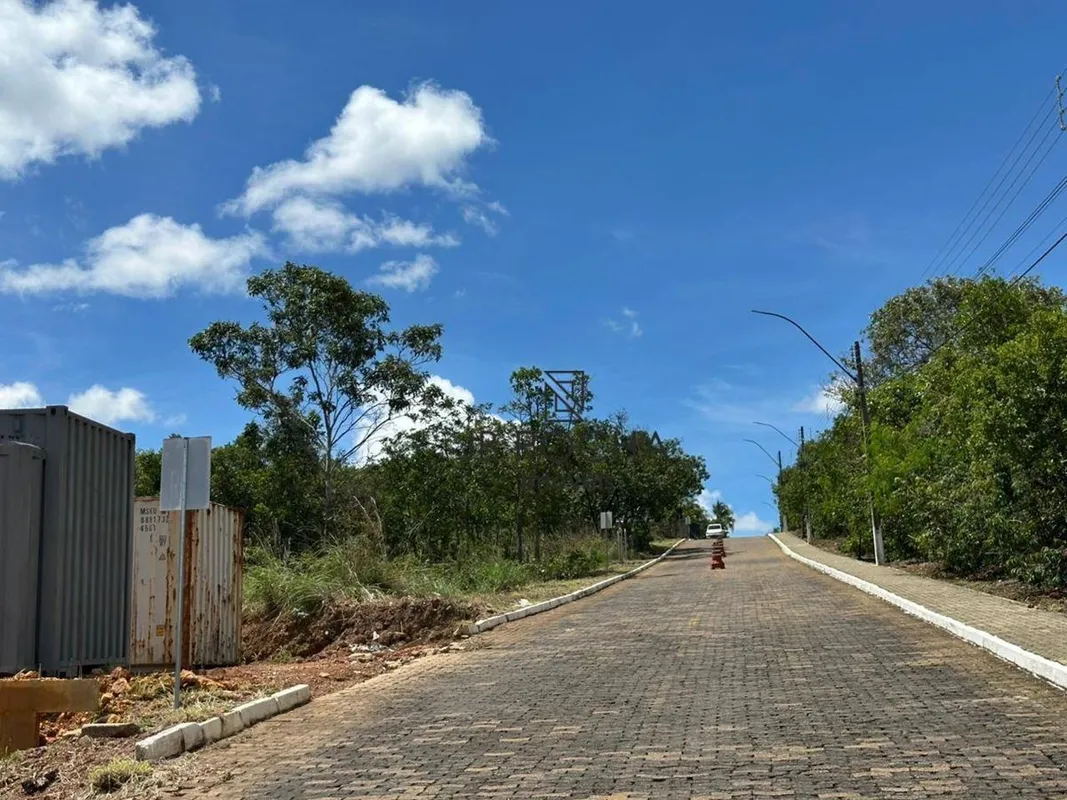 JB ROCHA IMOVEIS VENDE Terreno no Condomínio Quintas do Sol, QD 07, 1000m² de ár...
