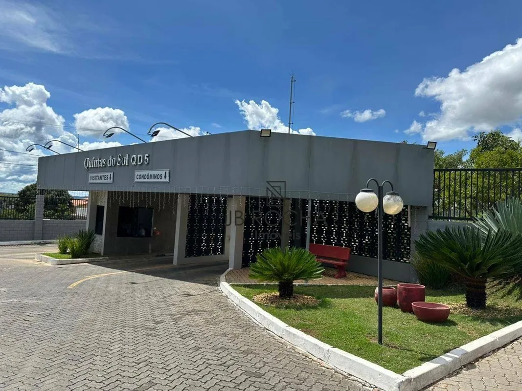 JB ROCHA IMOVEIS VENDE Terreno no Condomínio Quintas do Sol, QD 05 , plano com 7...