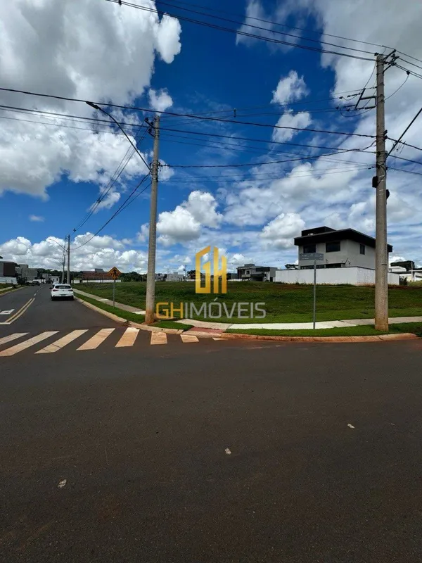 GH1972Terreno á venda no em Trindade- GO - Área total: 435,93 m² ;- Lazer comple...