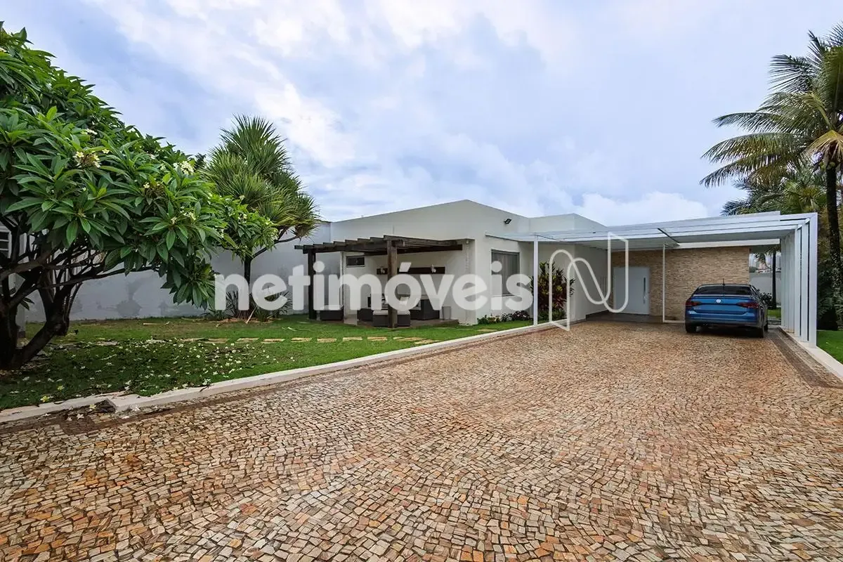 Casa térrea com excelente localização em Arniqueiras, próxima à saída do Parkway...