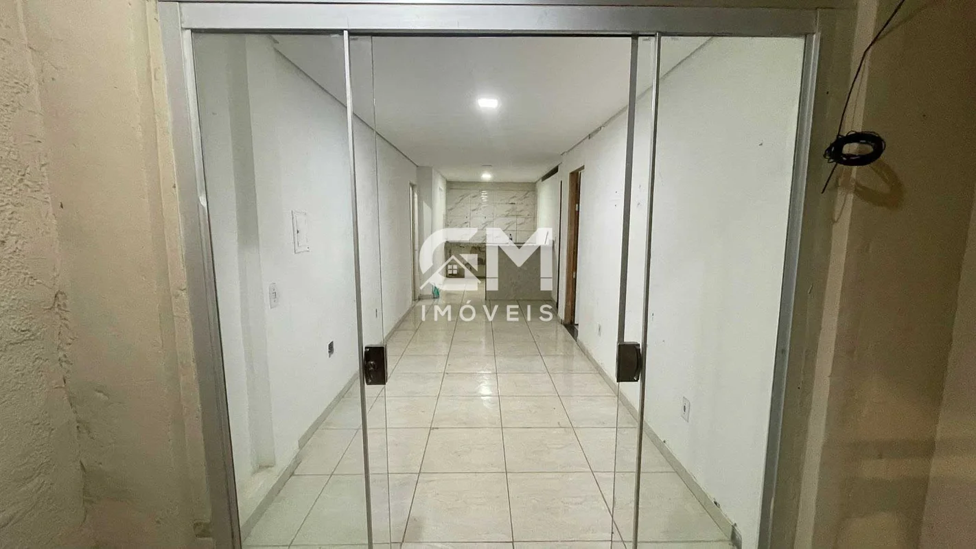 Área privativa de aproximadamente: 40,00m² Apartamento todo com piso em cerâmica...