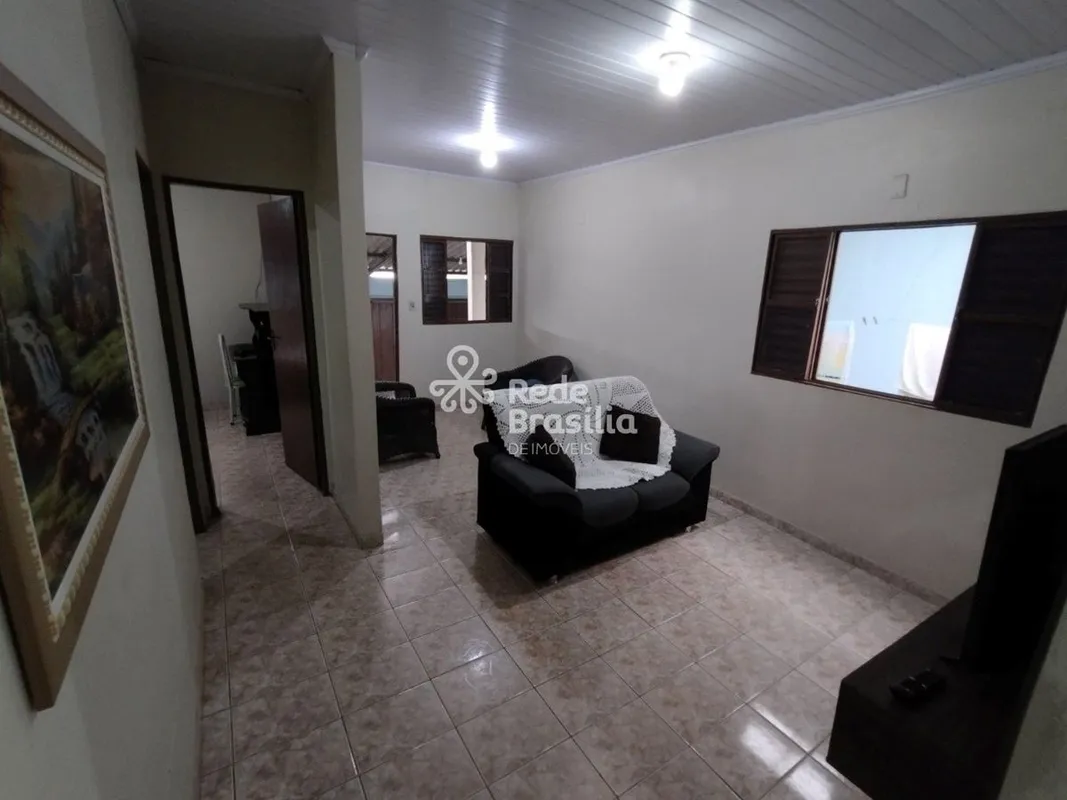 Oportunidade na Quadra 11 do Setor Sul3 casas dispostas da seguinte forma:1ª Cas...