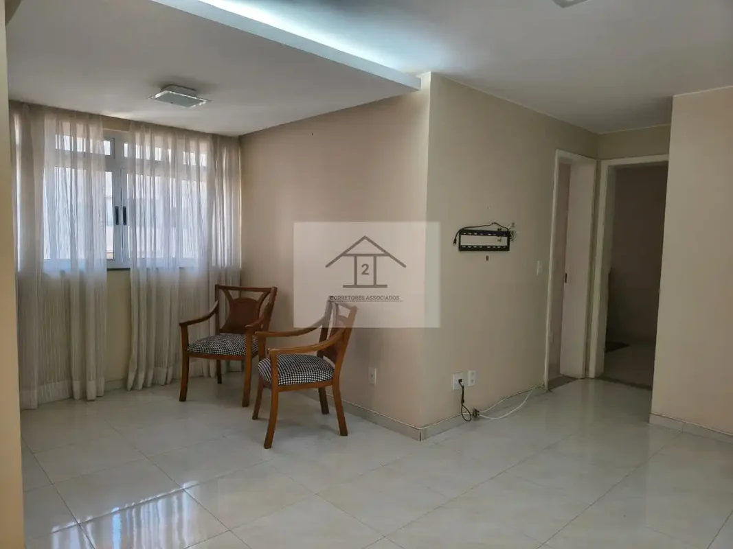Vendo ótimo apartamento DESOCUPADO, na SQN 216, com área de 60,72m2, 3º andar,se...