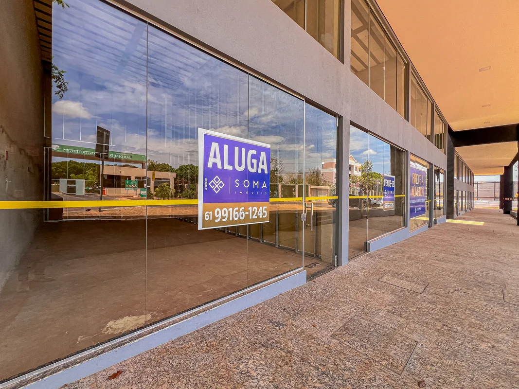 Excelente loja com 106,43 m² de área totalsendo 55 m² no piso térreo e 51,43 m² ...