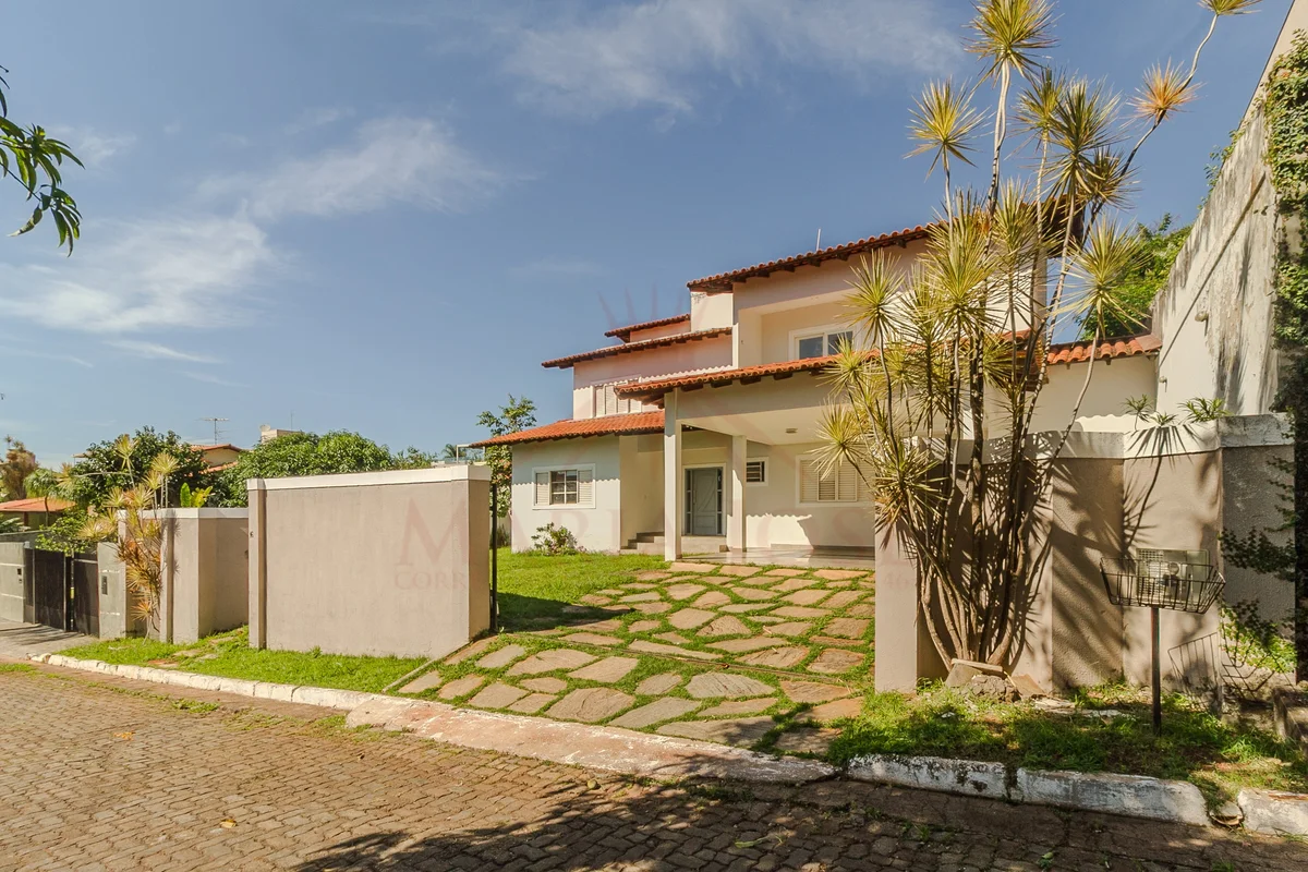 Espaçosa Casa com 4 Quartos, 484m² de Área Construída – Terreno de 800m²Oportuni...