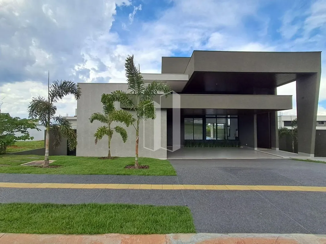 Linda casa de alto padrão, com infraestrutura completa: água quente e fria, prep...