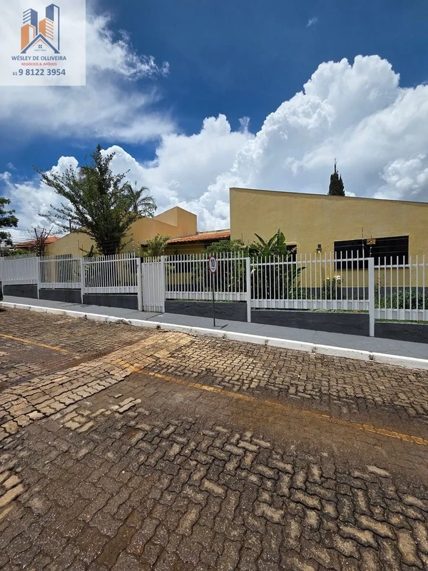 ÓTIMA OPORTUNIDADE, CASA EM CONDOMÍNIO FECHADO NA MELHOR LOCALIZAÇÃO DE ARNIQUEI...